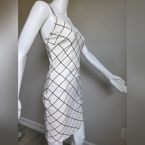 Olive Tree White Grid Pattern Dress - Picture 6 of 13